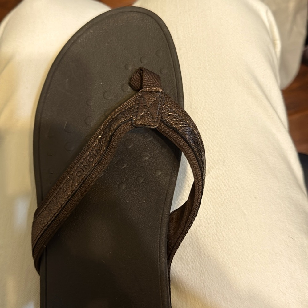 VIONIC shoes flip flops hightide metallic brown womens size 11